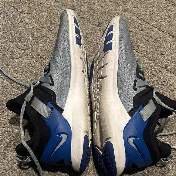 Nike Gray and Black Athletic Shoes with Cushioned Midsole - Picture 8 of 8